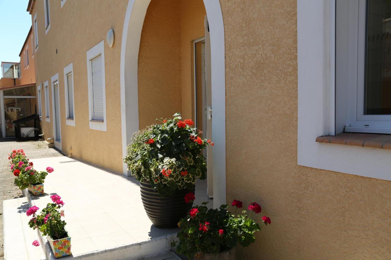 Hotel Myriam Vias Exterior foto